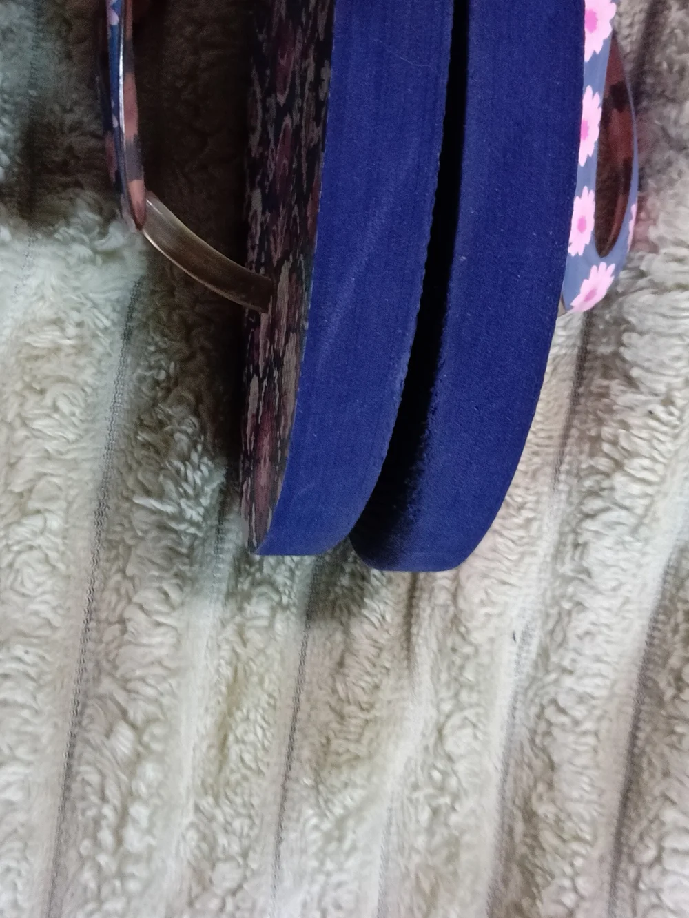 Vera Bradley Magenta Medallion Flip Flops - Sz. 9-9.5